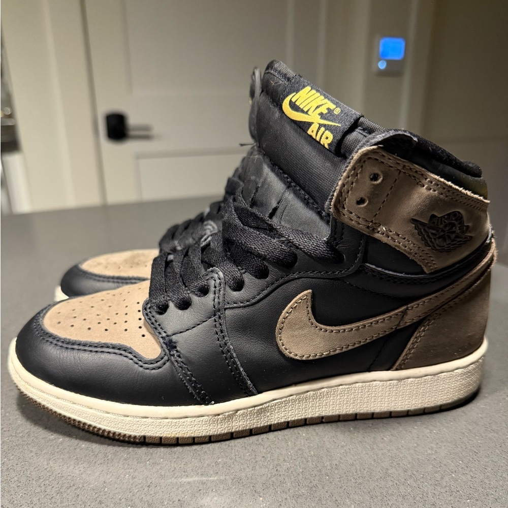 JORDAN 1 RETRO HIGH OG GS 'PALOMINO' 3.5Y